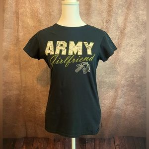 Army girlfriend tshirt  Sz Med